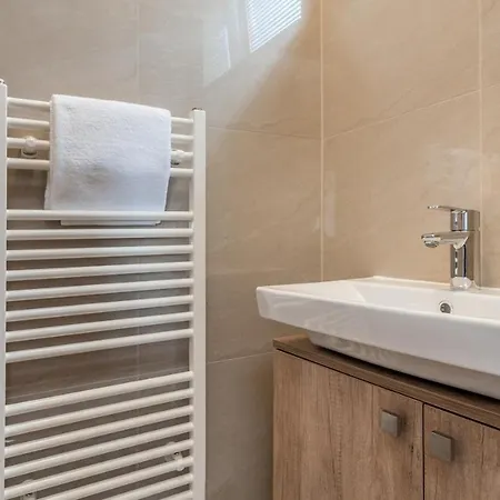 Apartman Modern Fully Equipped With Parking Zavadilka 2620 České Budějovice