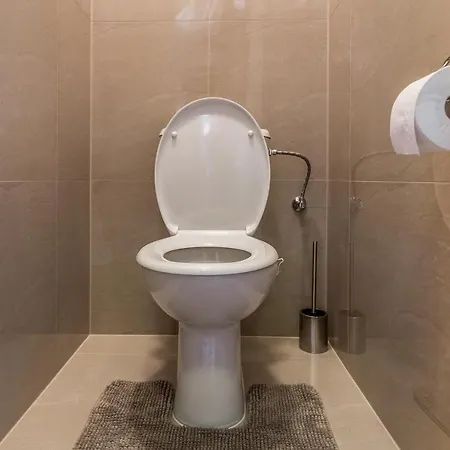 Modern Fully Equipped With Parking Zavadilka 2620 Ceske Budejovice